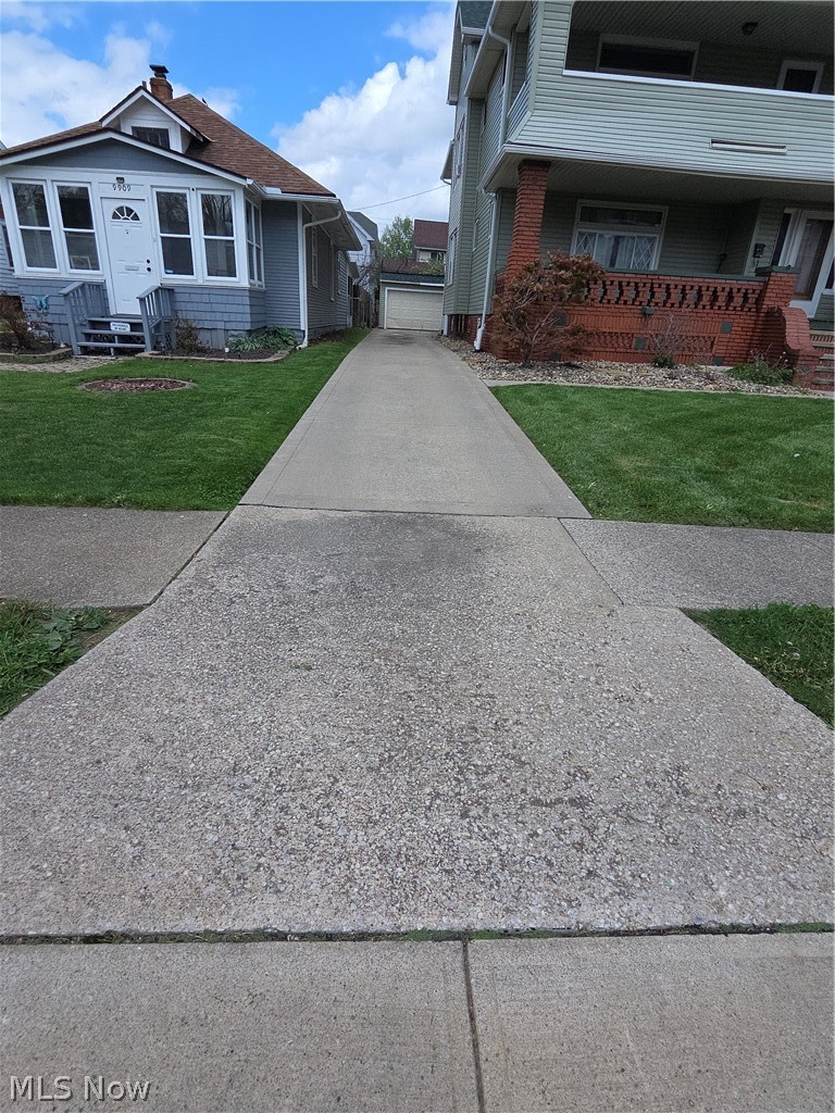 9913 Greenview Avenue Garfield Heights OH 44125