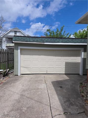 9913 Greenview Avenue Garfield Heights OH 44125