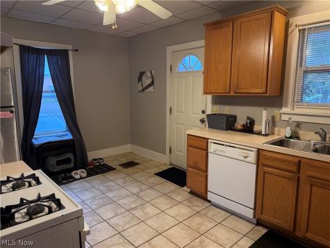 822 Wallace Avenue SE Massillon OH 44646