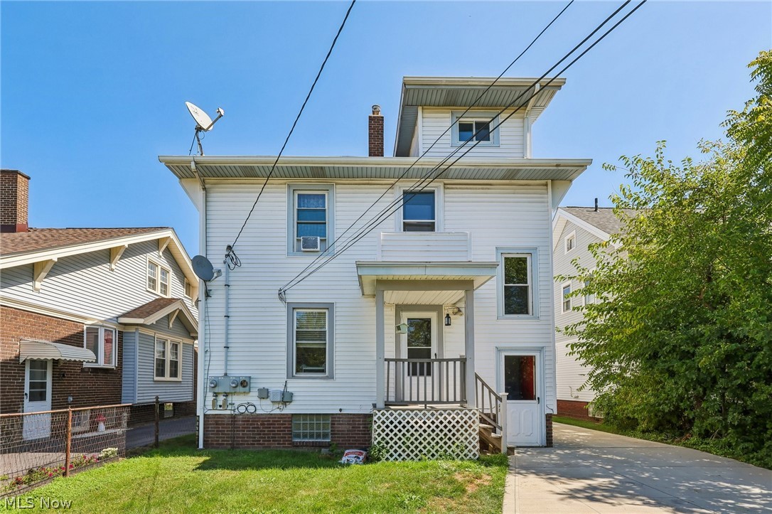 2022 Bunts Road Lakewood OH 44107