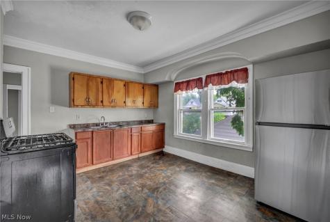11717 Gay Avenue Cleveland OH 44105