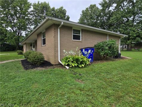 4315-4317 Marks Avenue Rootstown OH 44272
