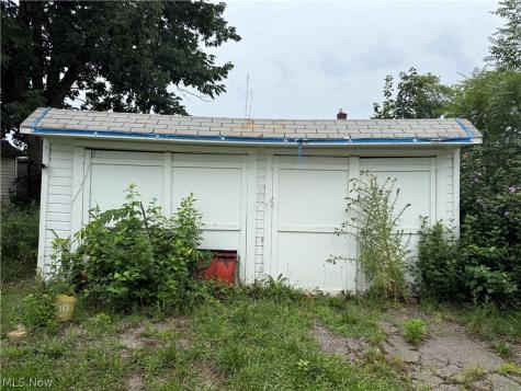 6801 Clement Avenue Cleveland OH 44105