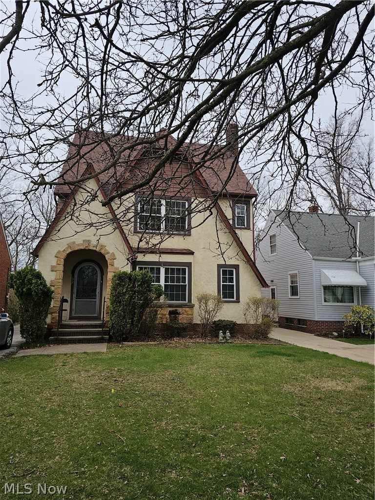 832 Hoover Road Cleveland OH 44119