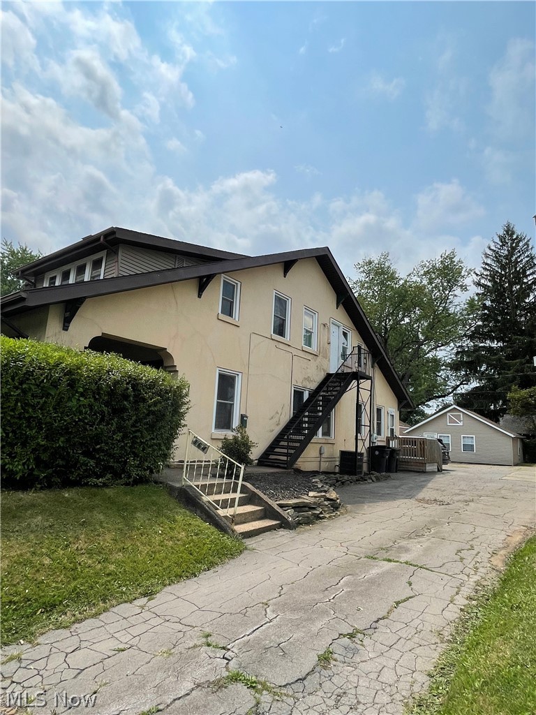 162 Belvedere SE Warren OH 44484