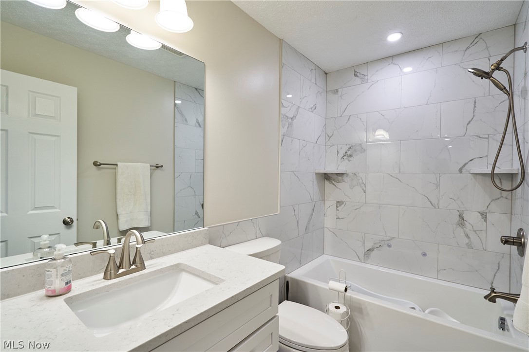 64 Ridgewood Road Wadsworth OH 44281