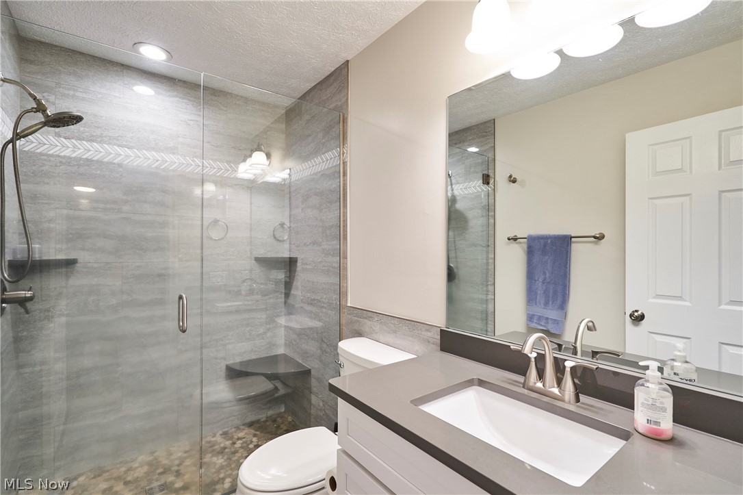 64 Ridgewood Road Wadsworth OH 44281