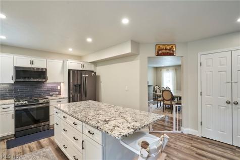 64 Ridgewood Road Wadsworth OH 44281