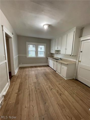 14218 Westropp Avenue Cleveland OH 44110