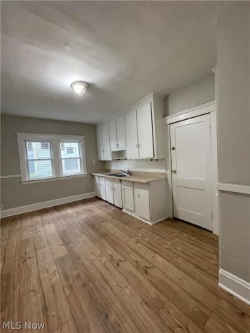 14218 Westropp Avenue Cleveland OH 44110