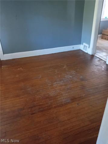 14218 Westropp Avenue Cleveland OH 44110