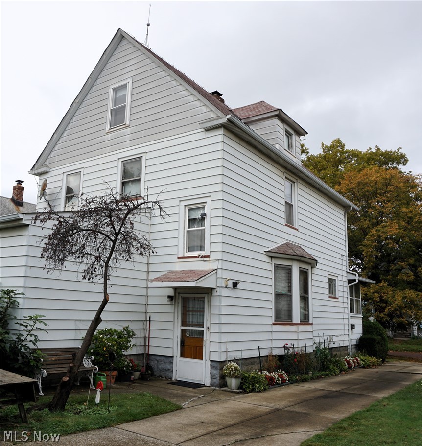 19708 Shawnee Avenue S Cleveland OH 44119