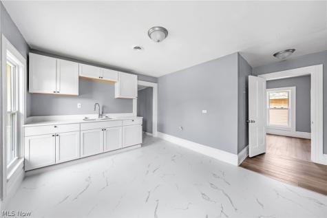 2612 Daisy Avenue Cleveland OH 44109