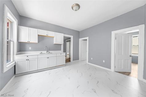 2612 Daisy Avenue Cleveland OH 44109