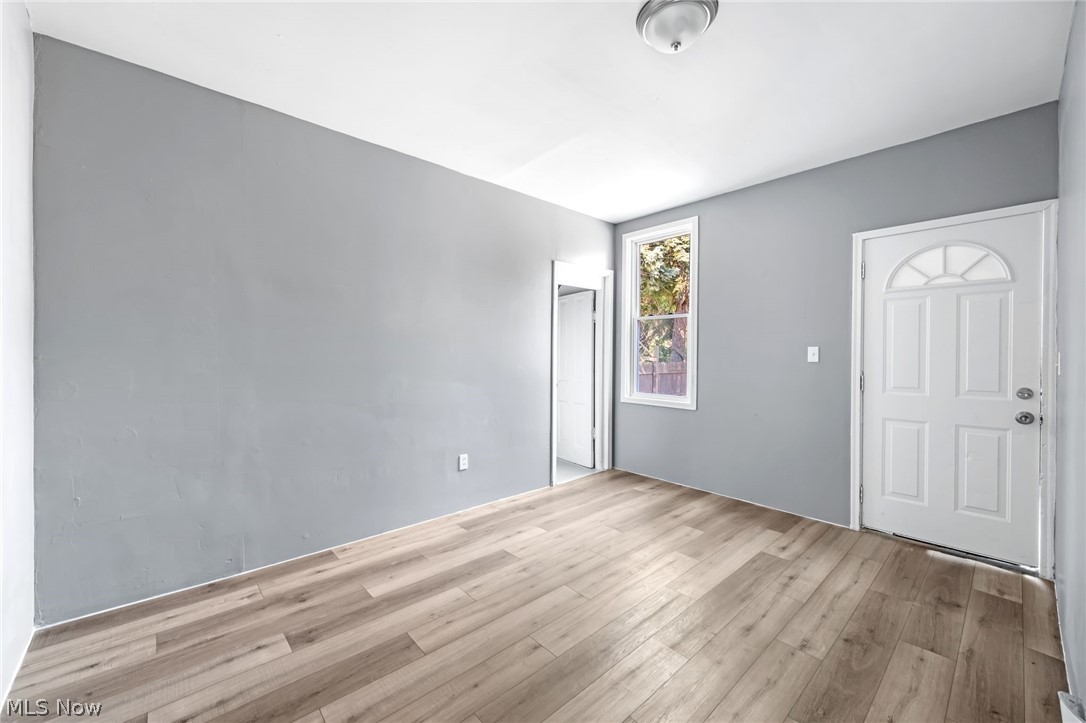 2612 Daisy Avenue Cleveland OH 44109