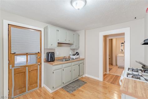 2409 Montclair Avenue Cleveland OH 44109