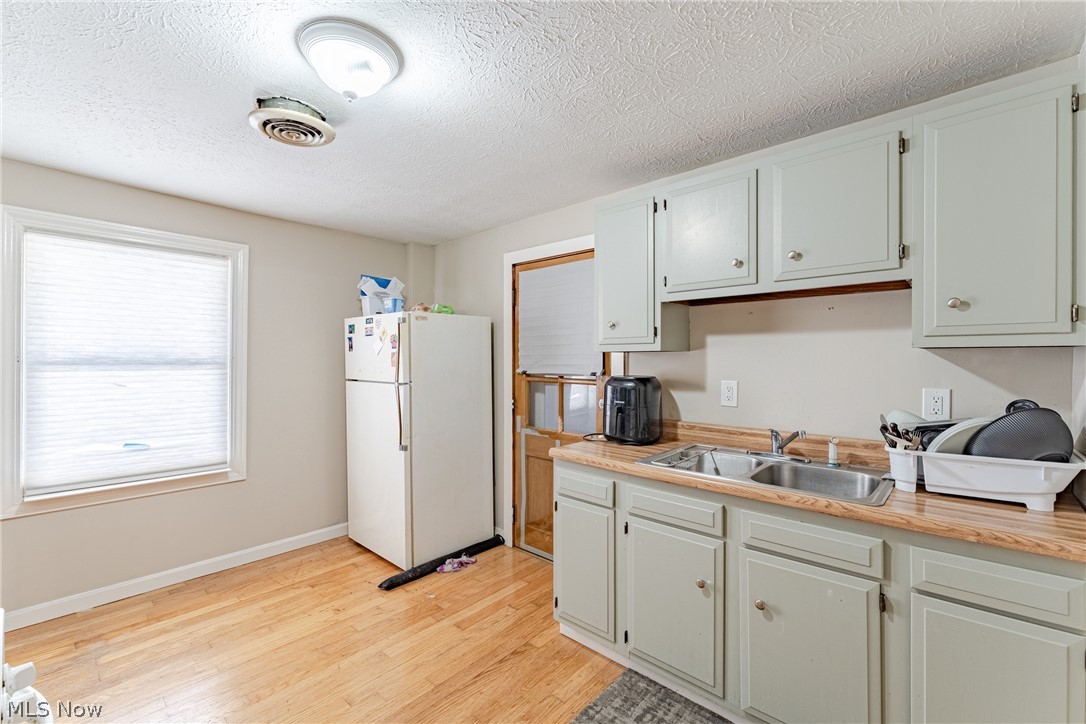 2409 Montclair Avenue Cleveland OH 44109