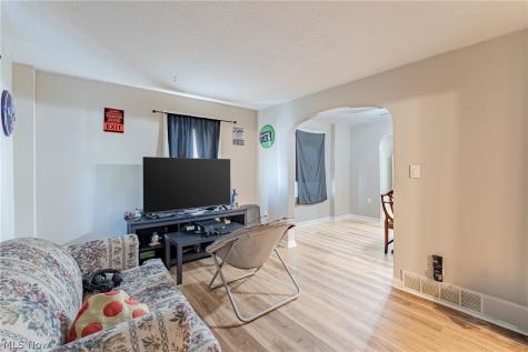 2409 Montclair Avenue Cleveland OH 44109