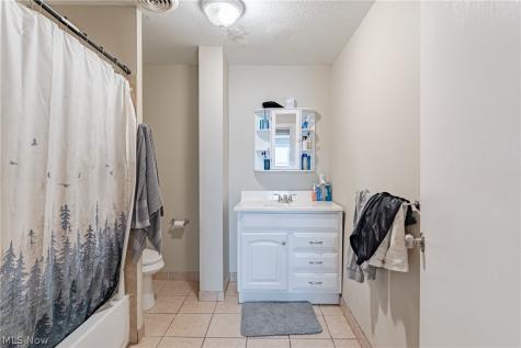 2409 Montclair Avenue Cleveland OH 44109