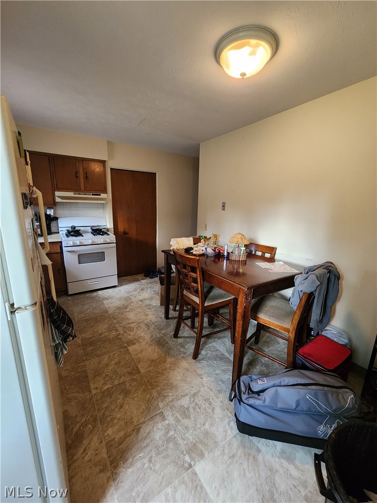 3015 Coventry Boulevard NE Canton OH 44705