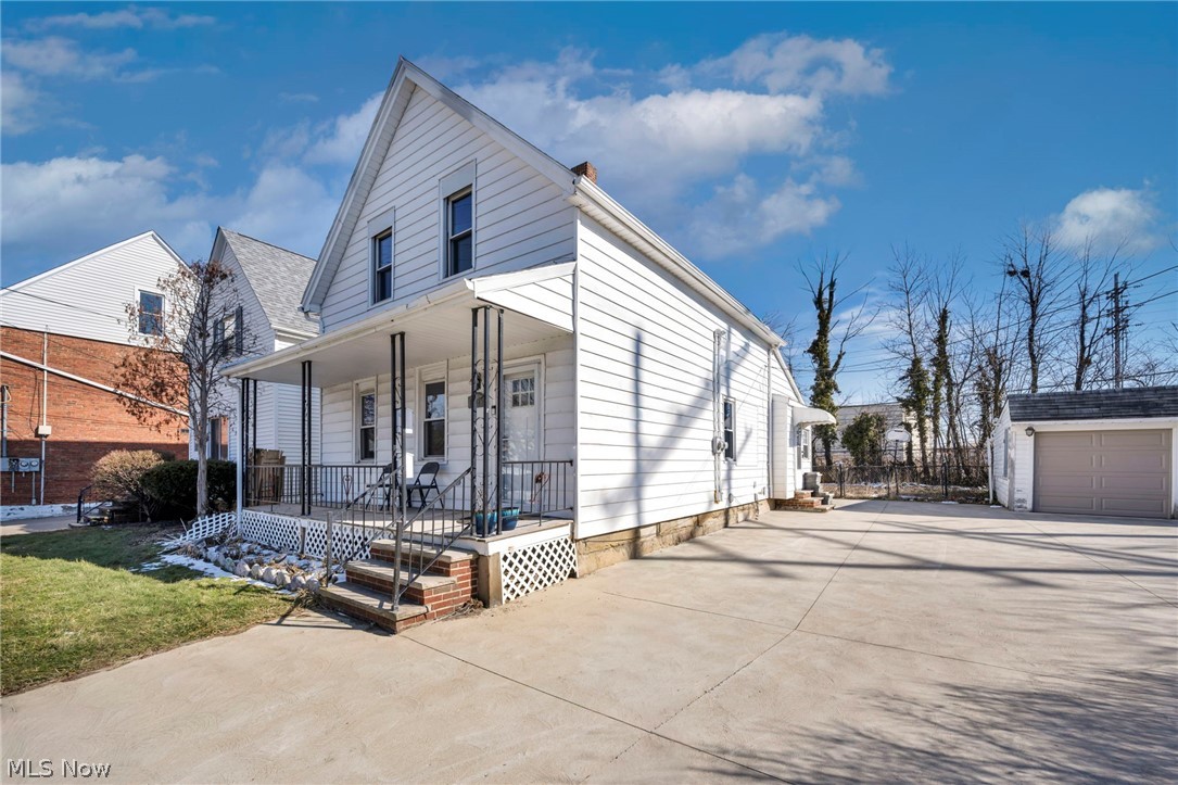 12929 Plover Street Lakewood OH 44107