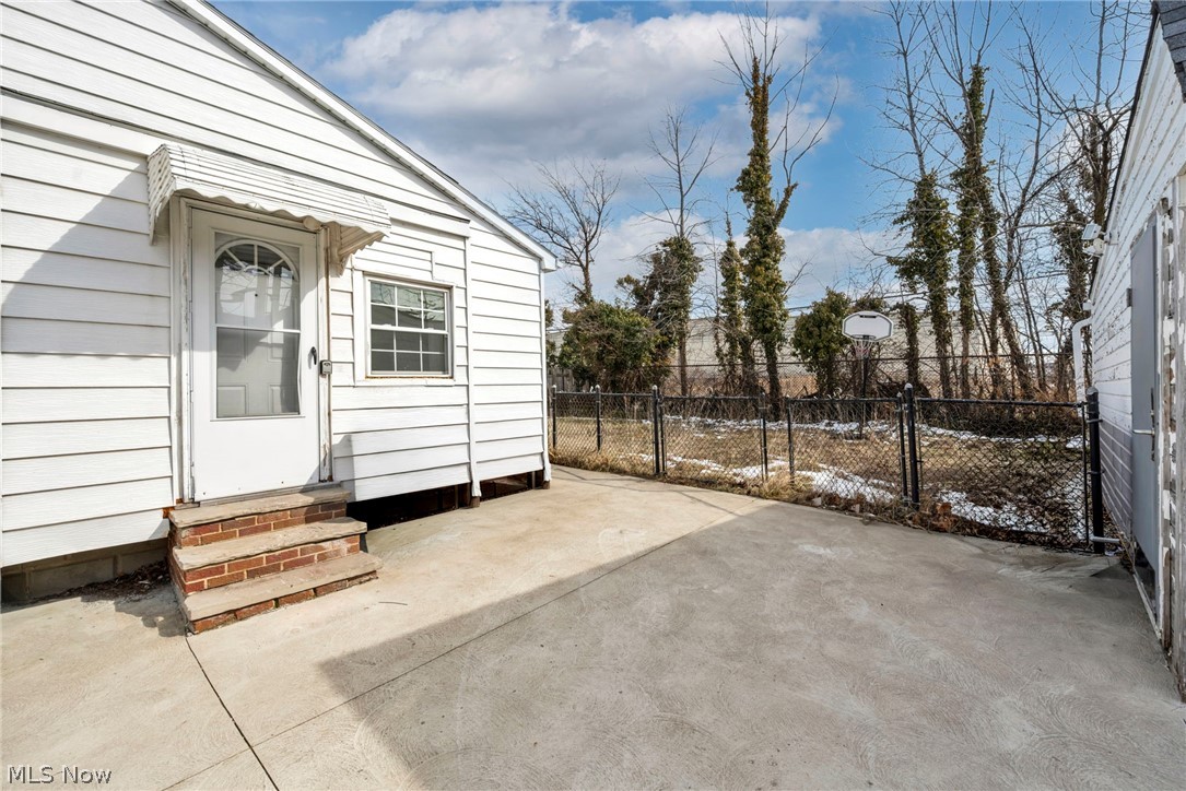 12929 Plover Street Lakewood OH 44107