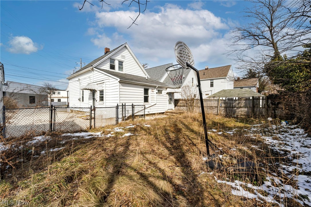 12929 Plover Street Lakewood OH 44107