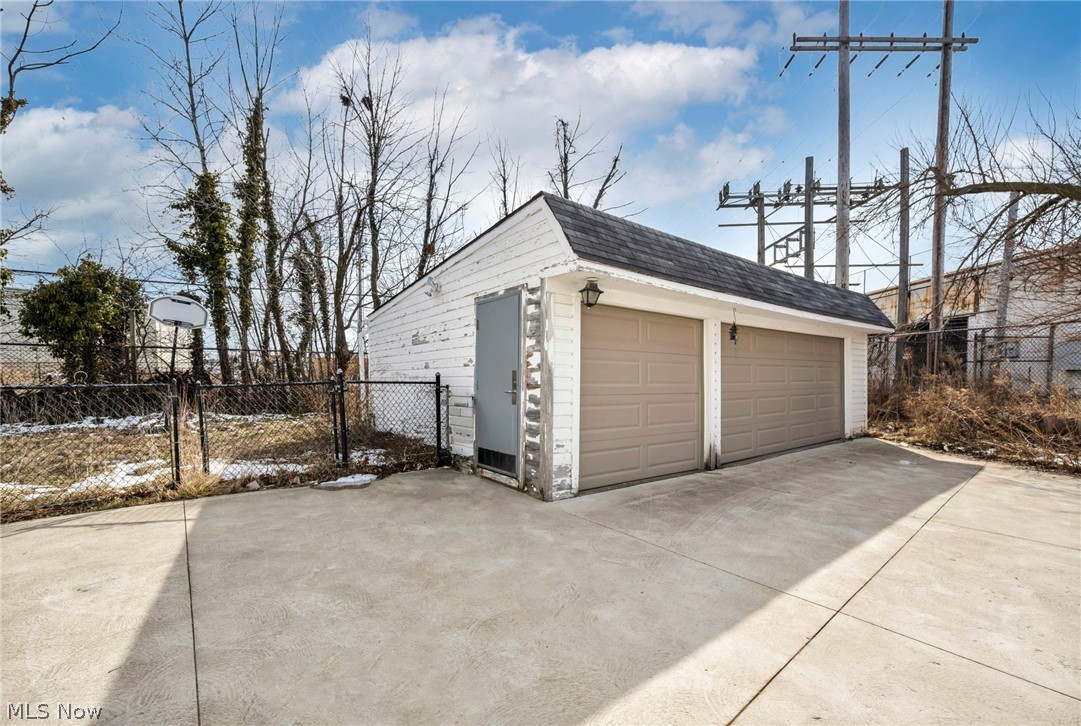 12929 Plover Street Lakewood OH 44107