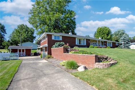 1734-1736 Meadow Lane Orrville OH 44667