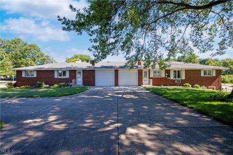 1734-1736 Meadow Lane Orrville OH 44667
