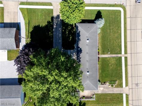 1734-1736 Meadow Lane Orrville OH 44667