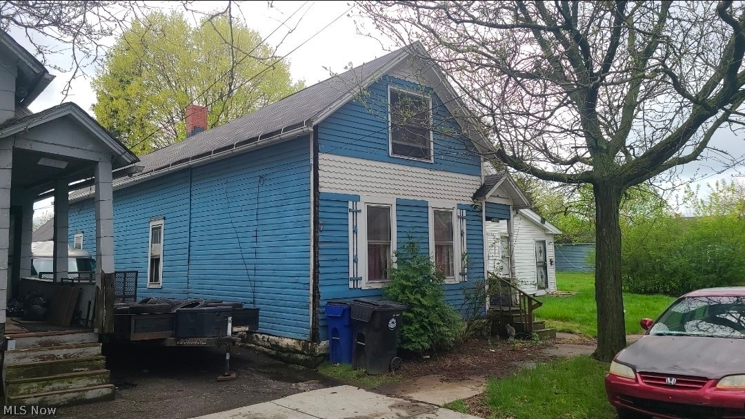 6628 Charter Avenue Cleveland OH 44127