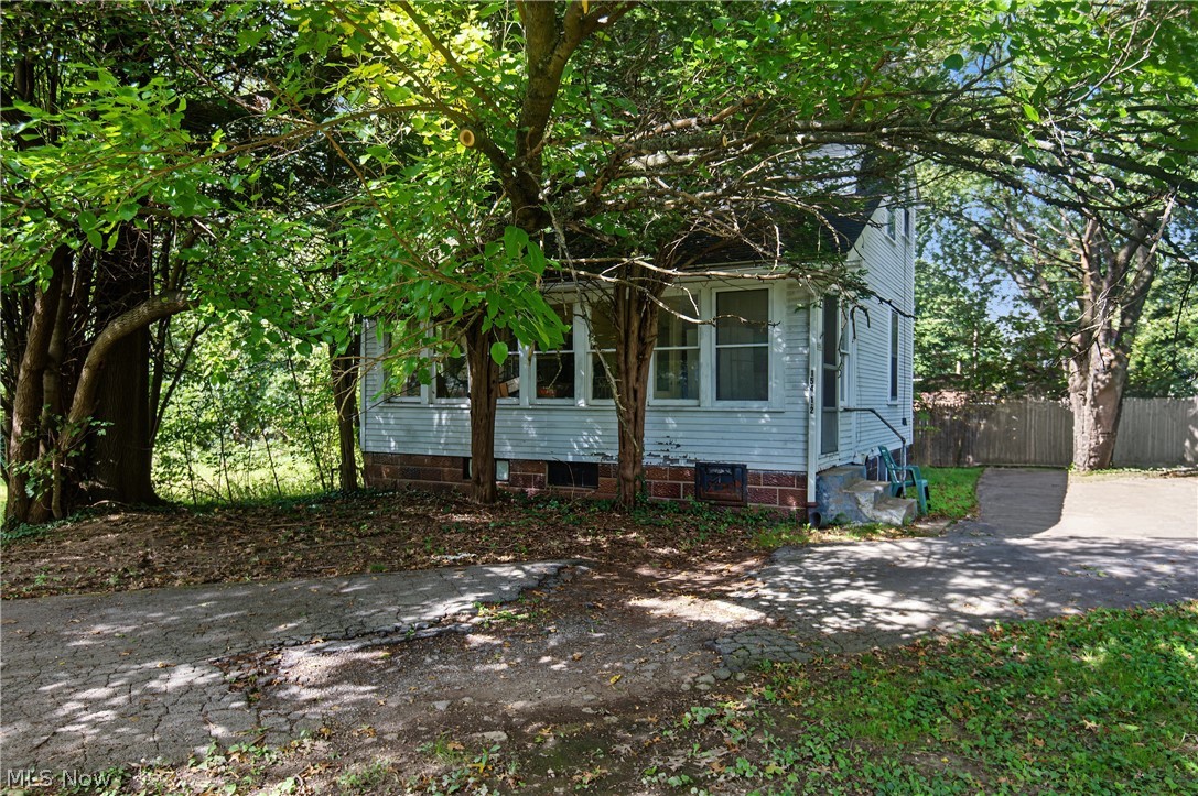 154 Hollywood Avenue Youngstown OH 44512