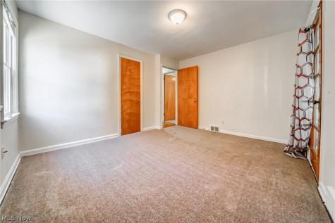 13525 Cedar Road University Heights OH 44118