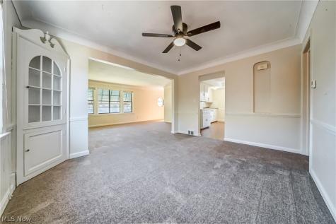 13525 Cedar Road University Heights OH 44118