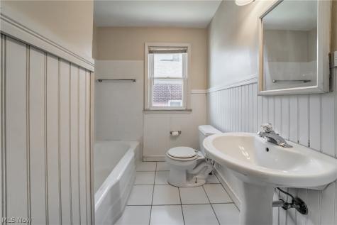 13525 Cedar Road University Heights OH 44118