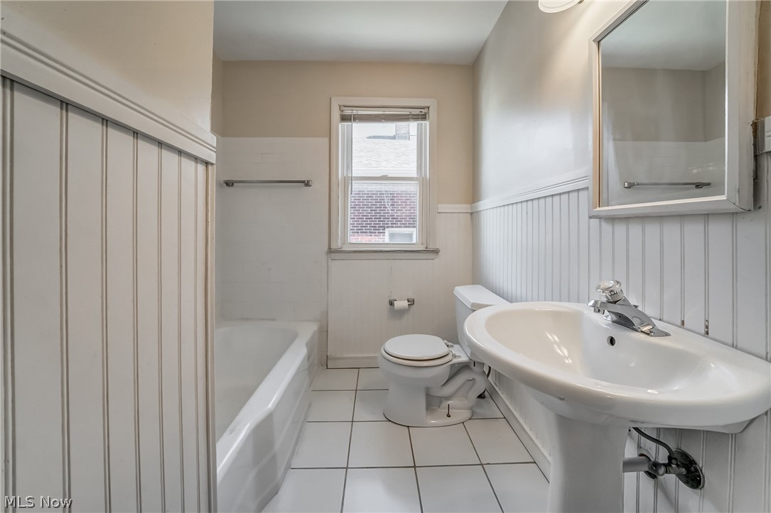 13525 Cedar Road University Heights OH 44118