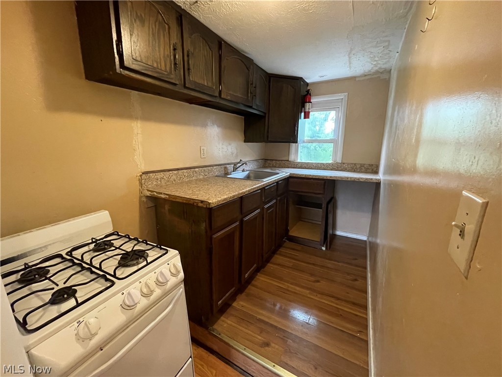 1365 East Avenue Akron OH 44307