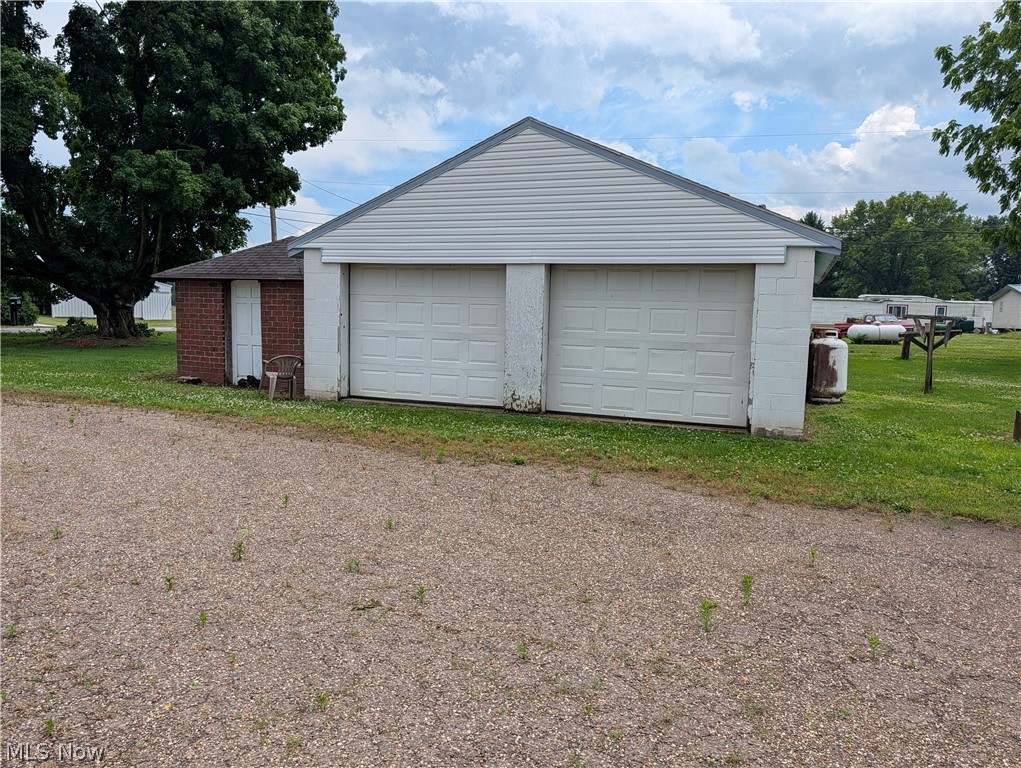59879 County Road 9 Newcomerstown OH 43832
