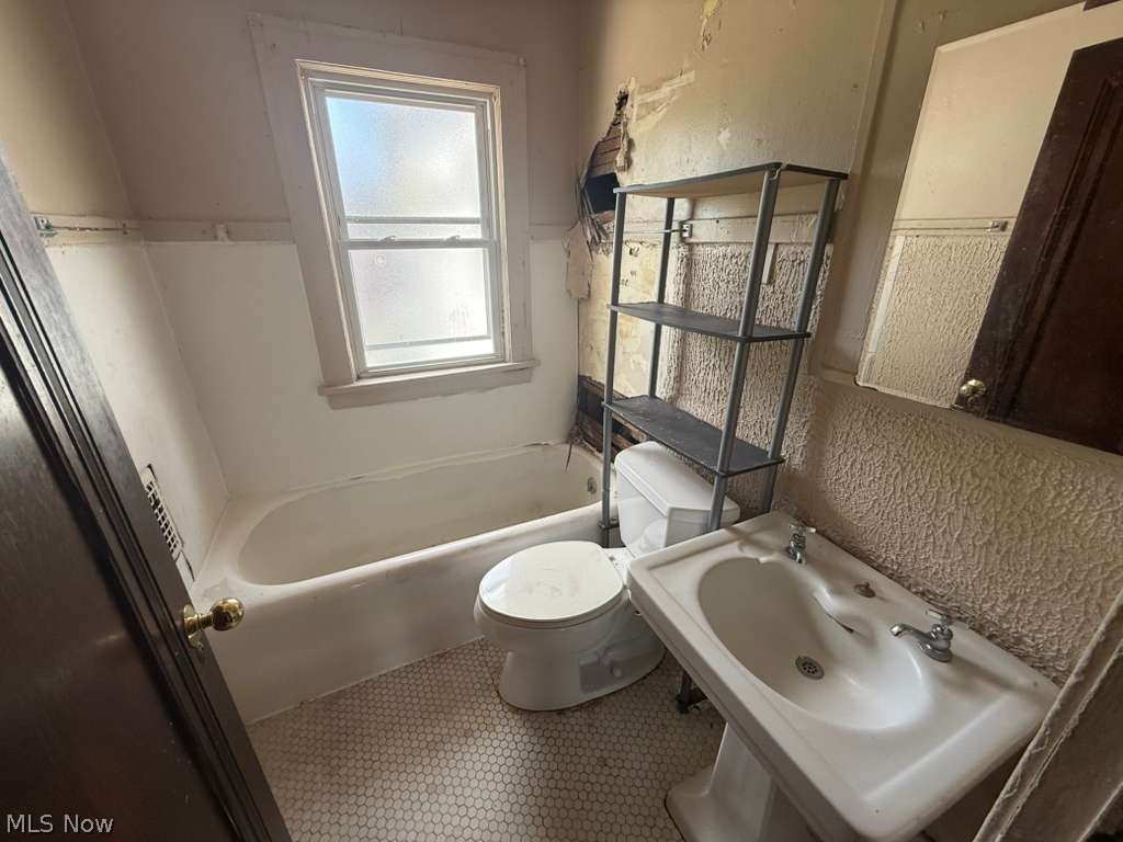 3568 E 110th Street Cleveland OH 44105