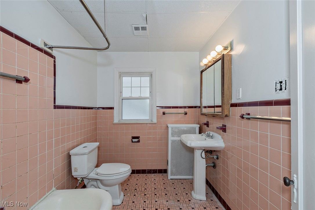 2819 E Derbyshire Road Cleveland Heights OH 44118
