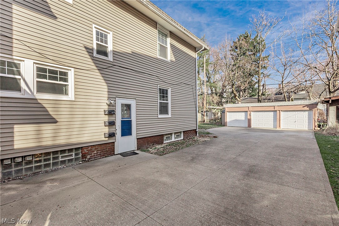 2819 E Derbyshire Road Cleveland Heights OH 44118