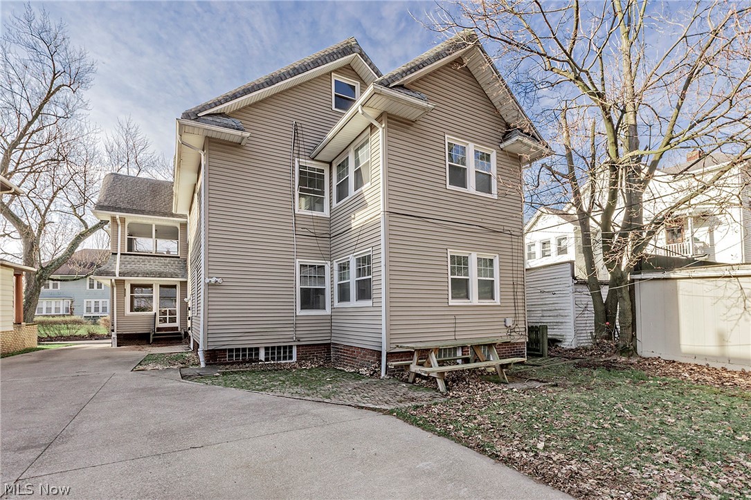 2819 E Derbyshire Road Cleveland Heights OH 44118