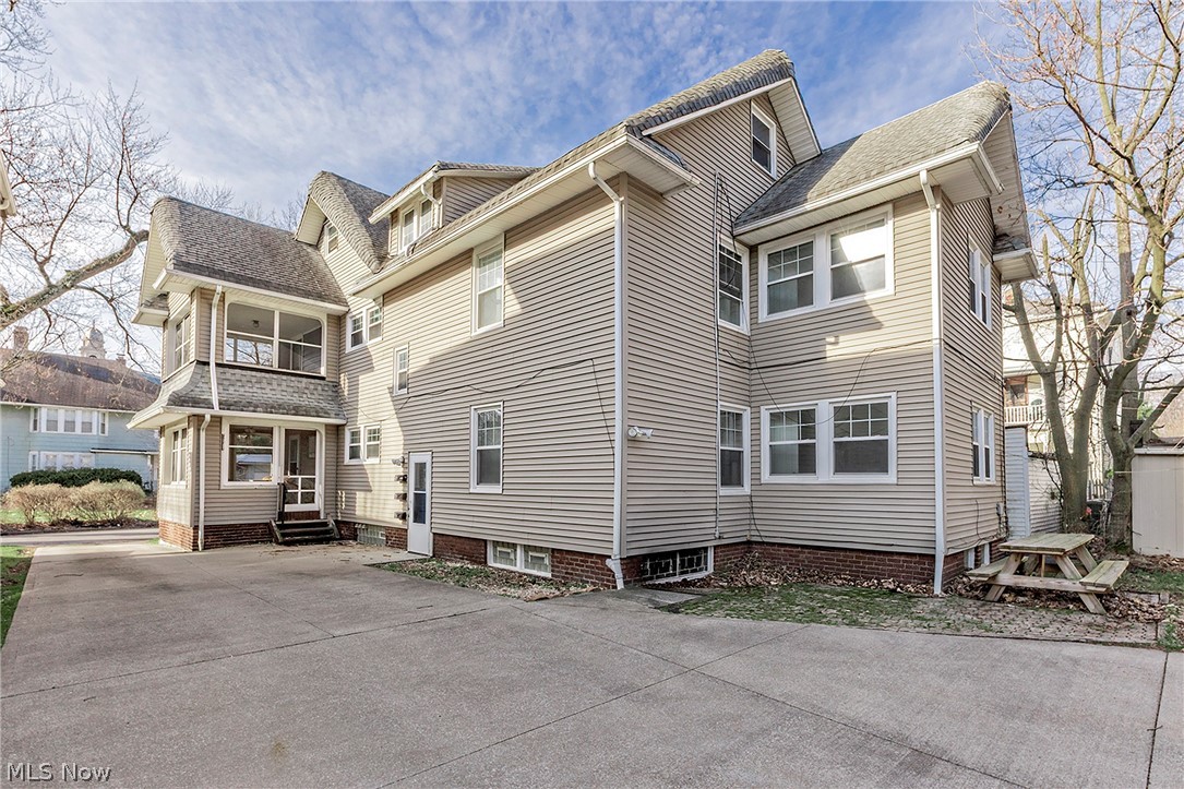 2819 E Derbyshire Road Cleveland Heights OH 44118