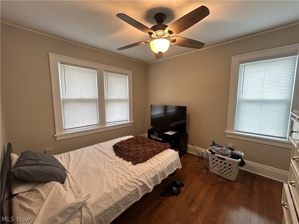 10323 Linnet Avenue Cleveland OH 44111