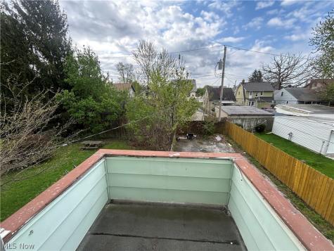 10323 Linnet Avenue Cleveland OH 44111