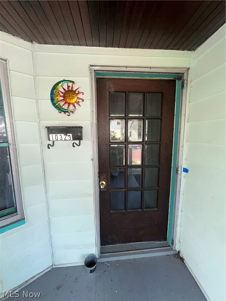 10323 Linnet Avenue Cleveland OH 44111