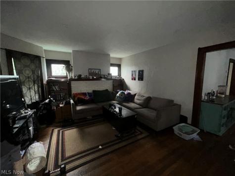 10323 Linnet Avenue Cleveland OH 44111