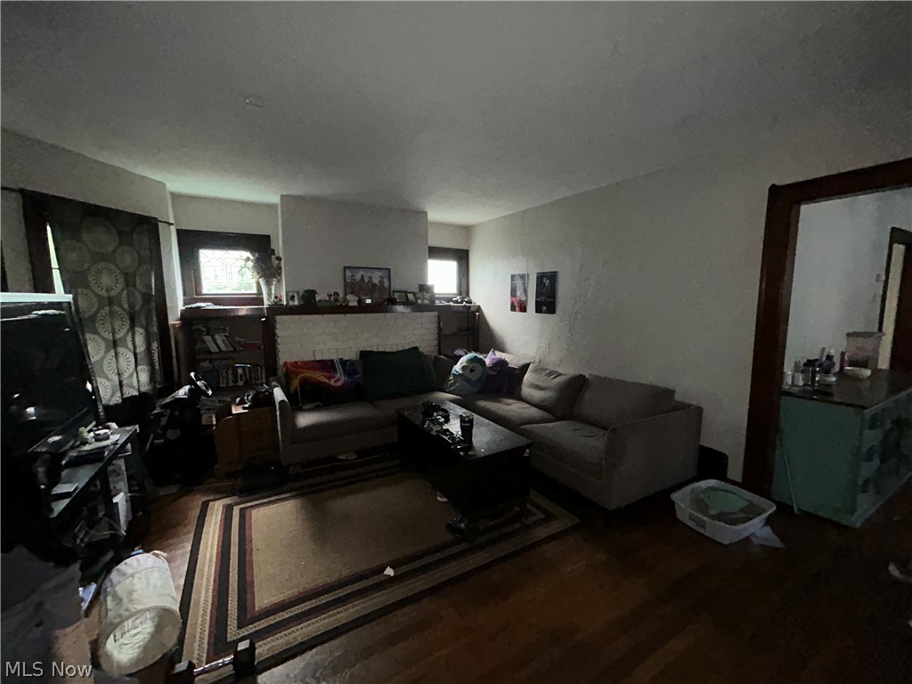 10323 Linnet Avenue Cleveland OH 44111