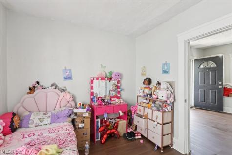 13701 Benwood Avenue Cleveland OH 44105